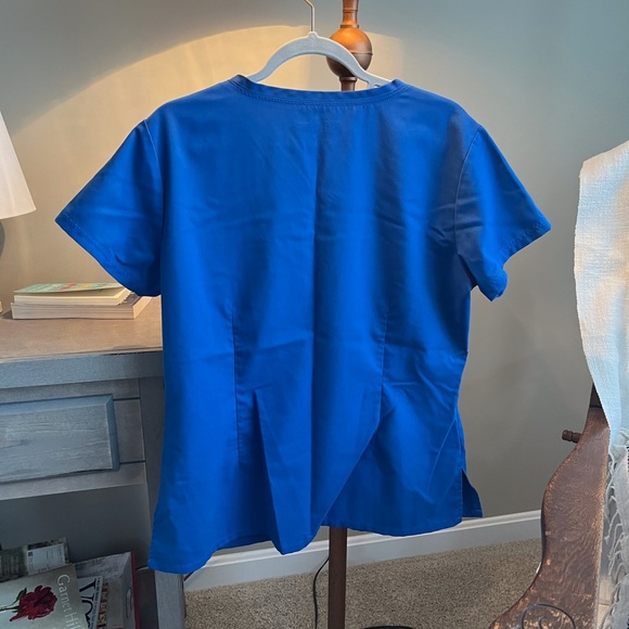 Barco Grey’s Anatomy scrub top - Picture 2 of 3